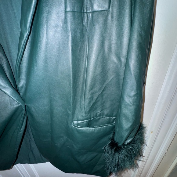 NWOT - Lamarque Green (faux?) Leather Jacket with Faux Fur Cuffs - Picture 3 of 5